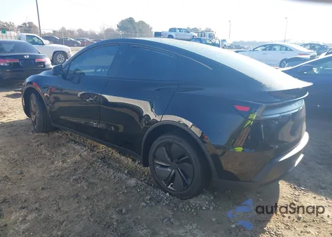 2026 Tesla Model Y Long Range Dual Motor All-Wheel Drive z USA, uszkodzony, nr VIN 7SAYGDED2TA446609